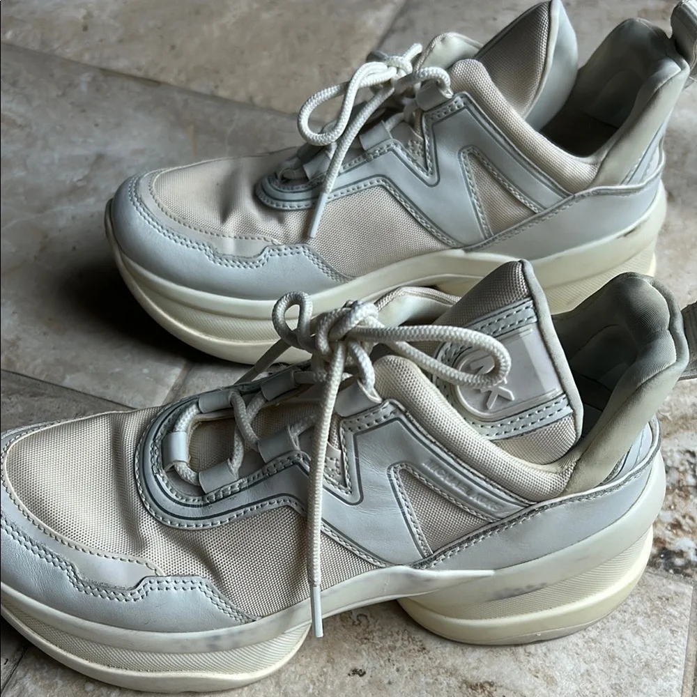 Michael Kors Cream Low-Top Sneakers with Chunky Sole - Picture 6 of 7